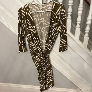 100% silk Diane Vin Furstenberg dress.